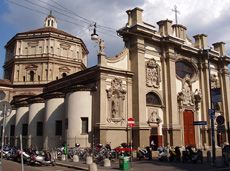 La facciata di Santa Maria della Passione con la cupola ottagonale