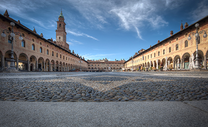 Vigevano, Piazza Ducale