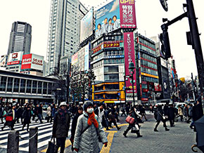 Il famoso incrocio Shibuya crossing