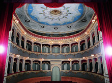 Il teatro Petrella di Longiano che ospiterà alcuni dei concerti in cartellone