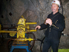 Un ex-minatore, guida turistica d'eccezione all'interno delle buie gallerie del Bleiberg