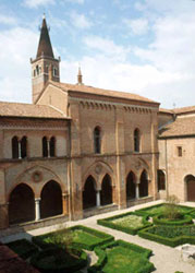 Abbazia di Polirone, il chiostro