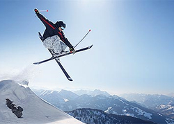 Alto Cadore. Neve, velocità e divertimento 1 Acrobazie sulla neve