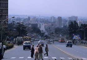 Le grandi vie che sono "i legacci" che legano la città di Addis Abeba