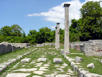 La strada romana di Alba Fucens