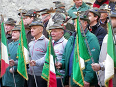 Milano,gli Alpini alla batificazione del loro cappellano