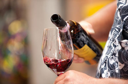 Un calice di vino apre la festa. Foto: photo-news.it