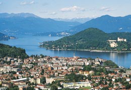 Arona, sulla sponda piemontese del Lago Maggiore