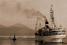 La moto nave Auriga Napoli