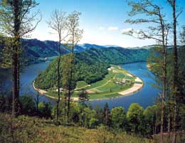 pedalare Un punto panoramico da cui osservare le curve sinuose dell'ansa del Danubio 
