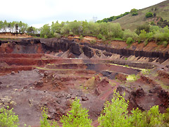 Auvergne Gli strati del Volcan de Lemtégy