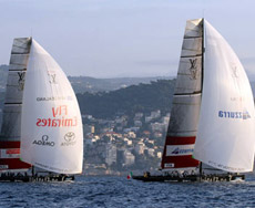 Azzurra (a destra) al Louis Vuitton Trophy di Nizza