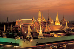 Miniguida dei 192 Paesi ONU: Tagikistan-Thailandia 1 Veduta notturna della capitale Bangkok