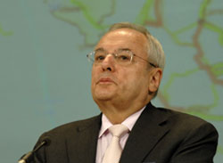 Confermate le dimensioni limite per il bagaglio a mano 2 Jacques Barrot, © European Community, 2008