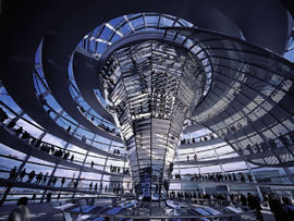 Berlino, la cupola di Norman Foster sul tetto del Reichstag