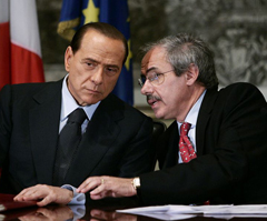 Dalla Bit all'Expo tante parole, pochi denari. Sapevate che... 2 Il governatore siciliano Raffaele Lombardo con il premier Sulvio Berlusconi