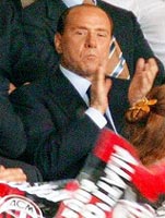 Berlusconi nella tifoseria rossonera