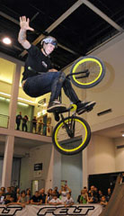 Acrobazie sulle due ruote