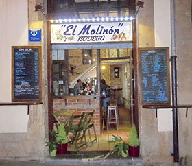 Oviedo wine bar nella Bodega El Molinón