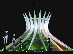 La Cattedrale di Brasilia firmata  dall'architetto Oscar Niemeyer