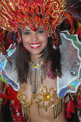 Una ballerina brasiliana al Carnevale di Cento 2011 (Foto: www.carnevalecento.com)
