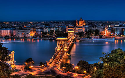 Budapest. Il ponte delle catene sul Danubio