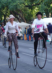 Sulle bici di una volta a Budapest, in Ungheria (Foto: europeanmobilityweek) 