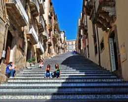 Pedala Caltagirone, scalinata con ceramiche (Foto: giuseppedip)