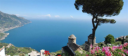 Da Ravello la vista sul golfo di Napoli