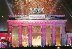 La Porta di Brandeburgo è il cuore della festa berlinese