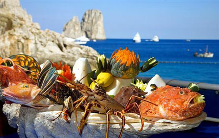 Sapore di mare con vista sui faraglioni di Capri