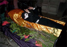 Il Carnevale nella cassa funebre