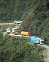 Traffico sulla strada del brivido