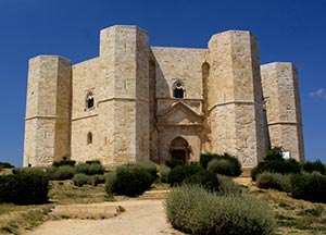 l'Italia Castel del Monte, in provincia di Andria (Puglia), è uno dei Siti Unesco italiani