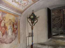 Il mistero della veglia nell'Oratorio di Castelvecchio 2 L'ingresso all'Oratorio