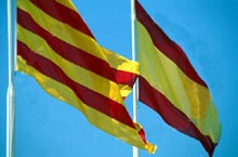 Le bandiere catalana e spagnola
