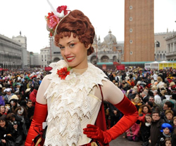 Silvia Bianchi ha effettuato il 'volo' dell'Angelo a Venezia (Foto: www.carnevale.venezia.it)