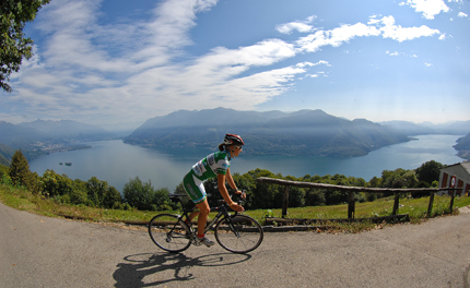 Le salite dei tre cantoni 1 Il Lago Maggiore visto da Cortaccio