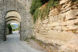 Cortona, mura nella zona di Porta Montanina