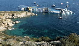 Costa Concordia nelle acque dell'Isola del Giglio