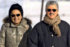 Massimo D'Alema e la moglie a St. Moritz sulle pagine del settimanle 'Chi'