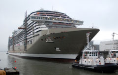 La nave Msc Divina in fase di allestimento