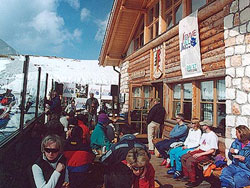 Oscar Marchioni Trio in un rifugio (Foto: Archivio Fiemme Ski Jazz)