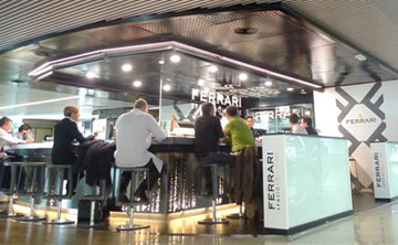 Ferrari Spazio Bollicine all'aeroporto di Fiumicino 4 Ferrari Spazio Bollicine all'aeroporto di Fiumicino