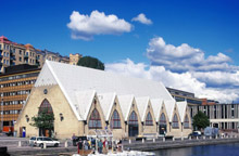 Il mercato del pesce Feskekörka con la sua inconfondibile architettura