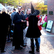 Festa nelle vie di Salem (Foto: JCook by North of Boston Convention & Visitors Bureau)