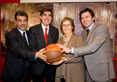 Da sinistra: Paolo Verri, direttore del Comitato Italia 150, Jordi Bertomeu, Ceo di Euroleague Basketball, Mercedes Bresso, presidente Regione Piemonte e Paolo Bellino, direttore Parco Olimpico Torino