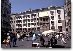 Herzog Maximilian Strasse e Goldenes Dach'l