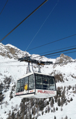 La funivia in funzione nella valle della Mite