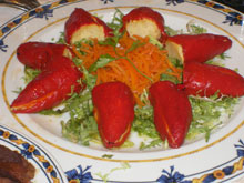 I pimientos del piquillo sono dei particolari peperoni dolci, leggermente piccanti